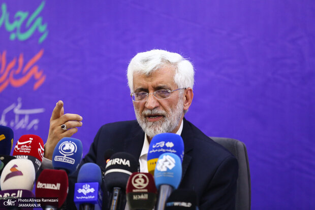 واکنش نامفهوم سعید جلیلی به بیانیه جبهه اصلاحات؛ عده‌ای از ۲۰۰ سال گذشته راه‌حل مسائل را در آغوش غرب می‌بینند