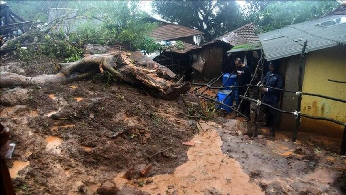 ببینید | تصاویری از رانش زمین در بنگال غربی هند بر اثر بارش شدید باران
