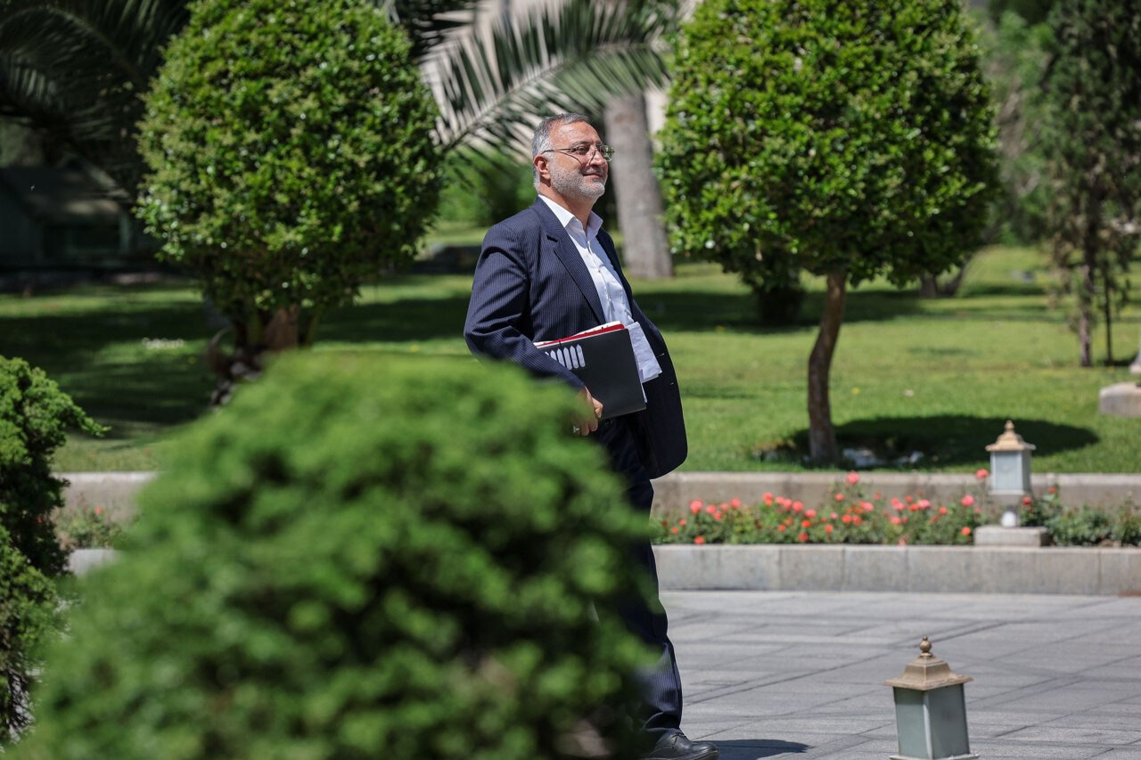 منتقد شماره یک برجام، مدافع تفاهم ایران و آمریکا شد/ بازخوانی ماجرای انتقاد زاکانی به علی لاریجانی برای تصویب ۲۰ دقیقهای برجام منتقد شماره یک برجام، مدافع تفاهم ایران و آمریکا شد/ بازخوانی ماجرای انتقاد زاکانی به علی لاریجانی برای تصویب ۲۰ دقیقهای برجام