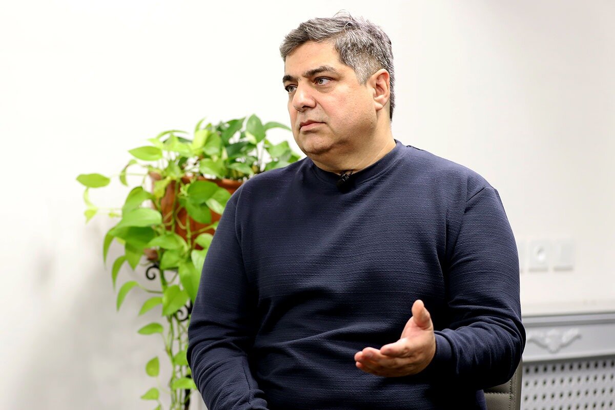 رجز خوانی شهرام جزایری برای امریکا/ اگر یک ریال از دارایی های ایران بردارید با موشک از حلقوم تان خارج می کنیم